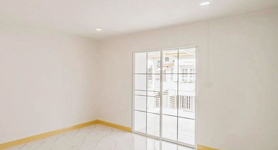For sale 3 bedrooms townhouse in Bang Bua Thong, Nonthaburi
