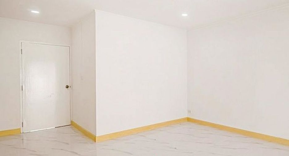 For sale 3 bedrooms townhouse in Bang Bua Thong, Nonthaburi