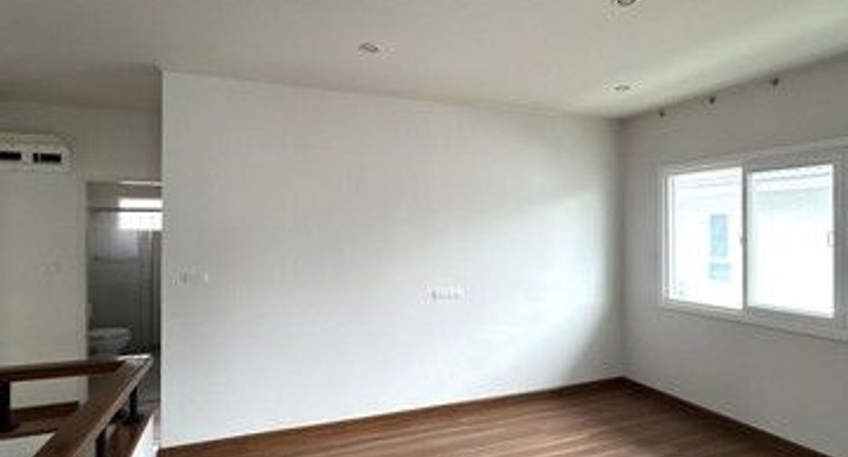 For sale 4 bedrooms house in Mueang Udon Thani, Udon Thani