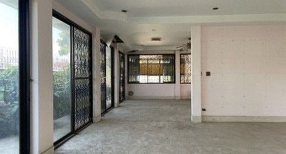 À vendre 1 chambre maison à Bang Khun Thian, Bangkok