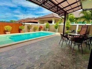 Villa zur Miete und zum Kauf mit 3 Zimmer in Bang Lamung, Chonburi
