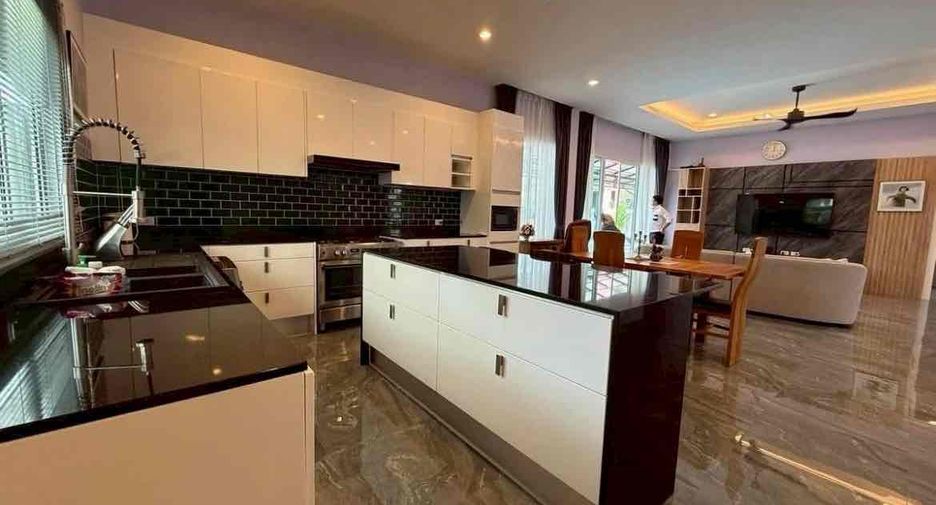 Villa zur Miete und zum Kauf mit 3 Zimmer in Bang Lamung, Chonburi