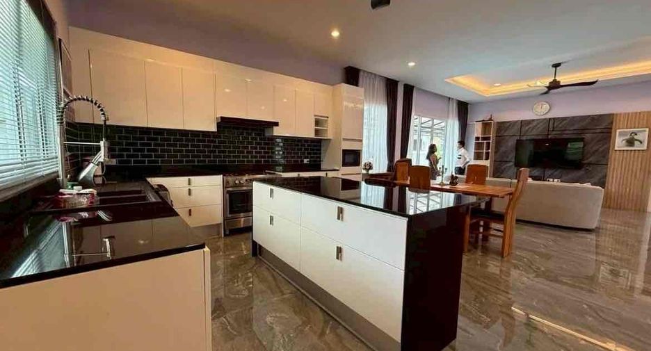 Villa zur Miete und zum Kauf mit 3 Zimmer in Bang Lamung, Chonburi