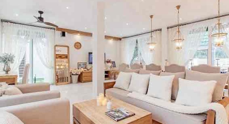 For rent 5 bedrooms villa in Bang Lamung, Chonburi
