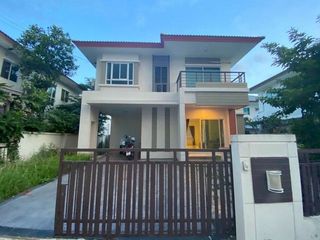 For rent 3 bedrooms house in Khan Na Yao, Bangkok