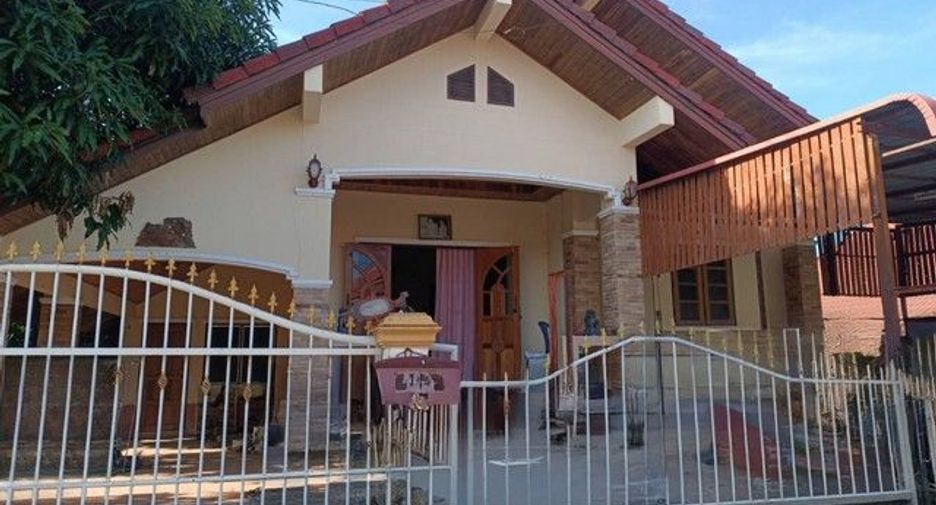 Casa en venta de 3 habitaciones en At Samat, Roi Et
