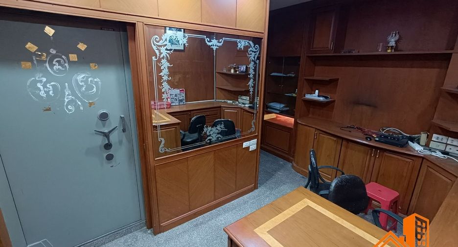 Продажа 3 спальни торговое помещение в Khlong Luang, Патумтани