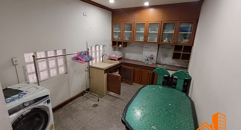 Продажа 3 спальни торговое помещение в Khlong Luang, Патумтани