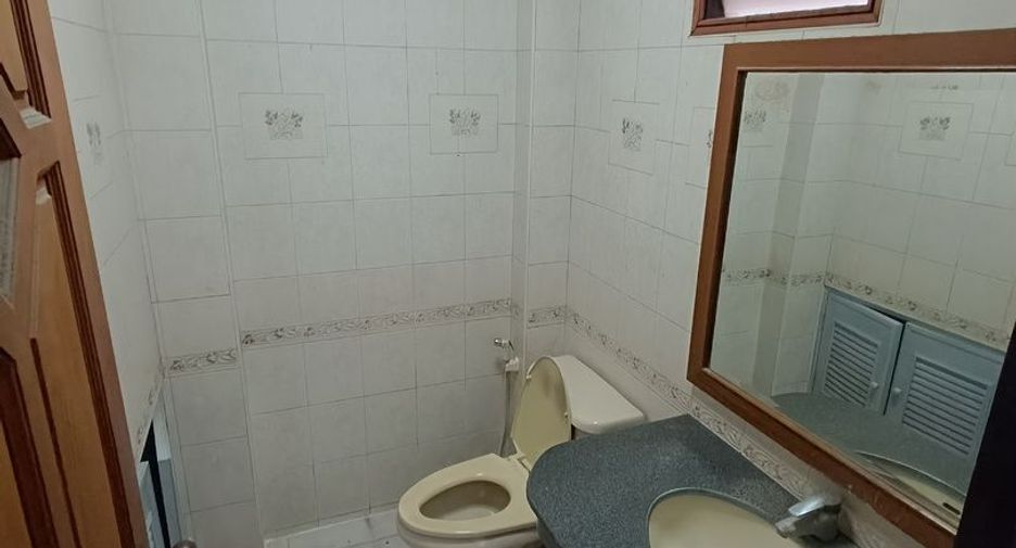 Продажа 3 спальни торговое помещение в Khlong Luang, Патумтани