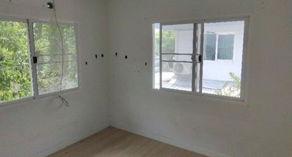 For sale 1 bed house in Bang Khun Thian, Bangkok