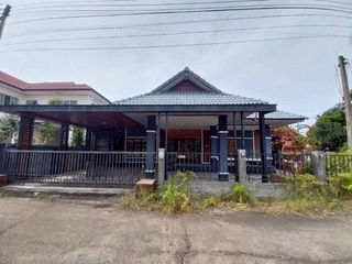Casa en venta de 3 habitaciones en At Samat, Roi Et