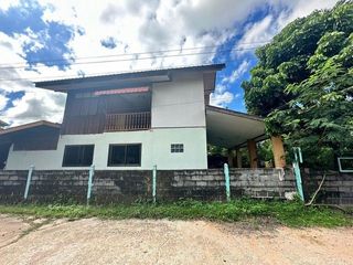 Casa en venta de 3 habitaciones en At Samat, Roi Et
