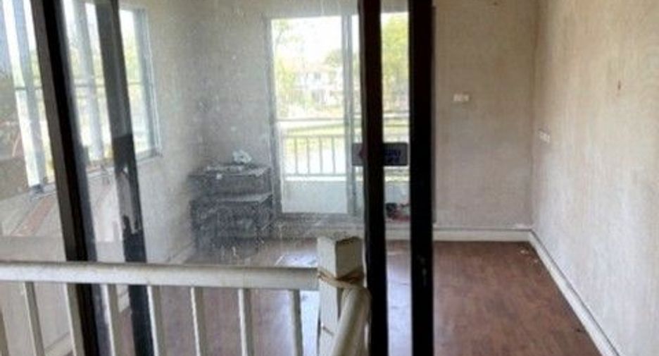 Продажа 1 кровать дом в Банг Кхун Тхиан, Бангкок