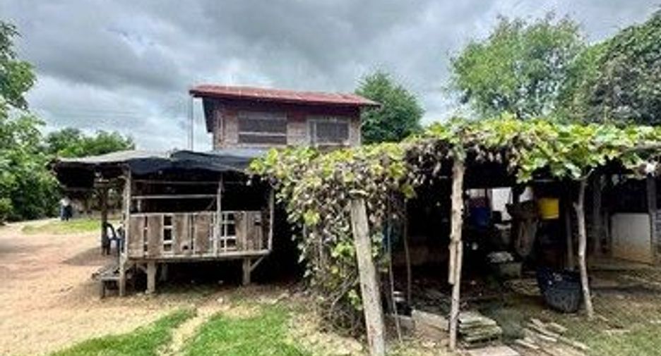 Casa en venta de 1 habitaciones en At Samat, Roi Et