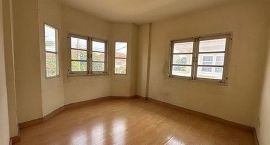 Haus zum Kauf mit 1 Zimmer in Sai Mai, Bangkok