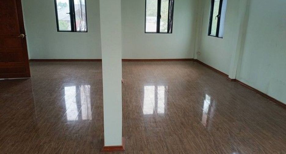 For sale 3 bedrooms house in Mueang Maha Sarakham, Maha Sarakham