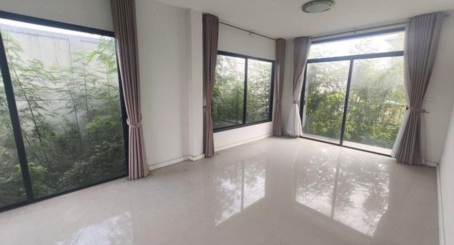 Продажа 1 кровать дом в Банг Кхен, Бангкок