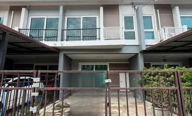 For sale 2 bedrooms townhouse in Mueang Udon Thani, Udon Thani
