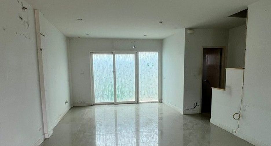 For sale 2 bedrooms townhouse in Mueang Udon Thani, Udon Thani
