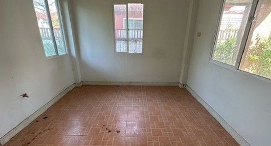 Haus zum Kauf mit 1 Zimmer in Sai Mai, Bangkok