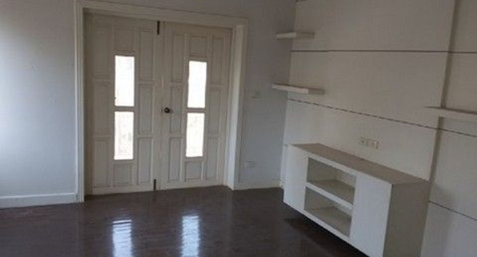 For sale 1 bed house in Thawi Watthana, Bangkok