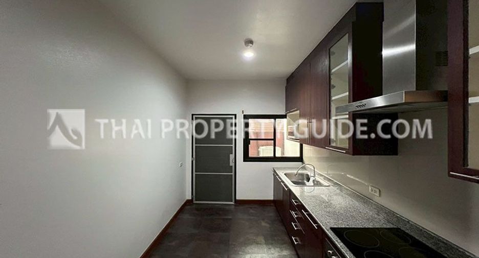 For rent 3 ベッドルーム apartment in Khlong Toei, Bangkok