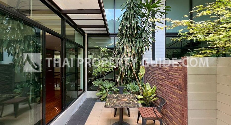 For rent 3 ベッドルーム apartment in Khlong Toei, Bangkok