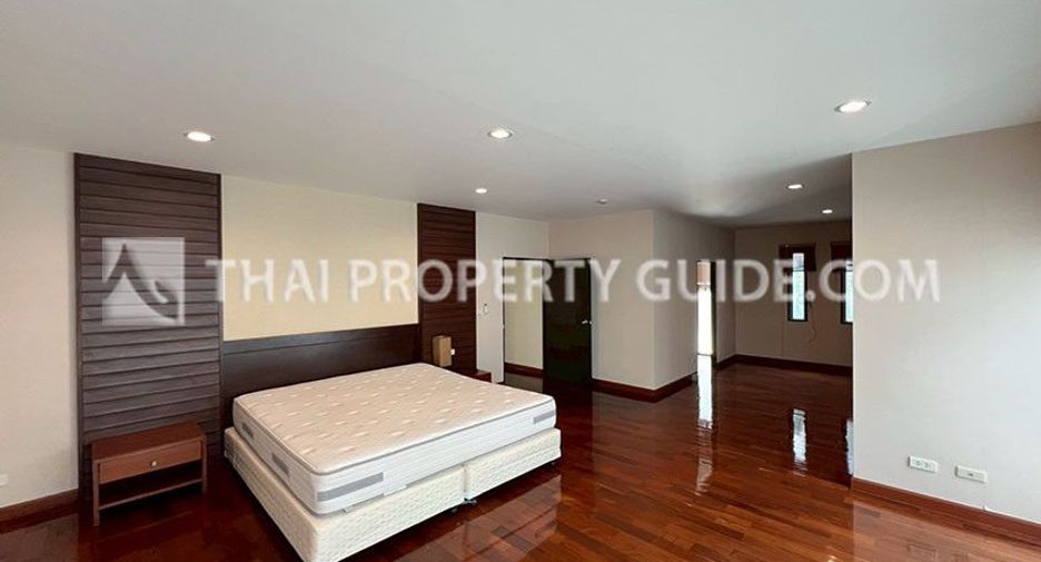 For rent 3 ベッドルーム apartment in Khlong Toei, Bangkok