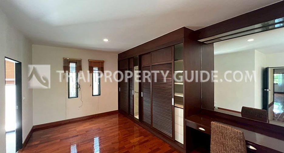 For rent 3 ベッドルーム apartment in Khlong Toei, Bangkok