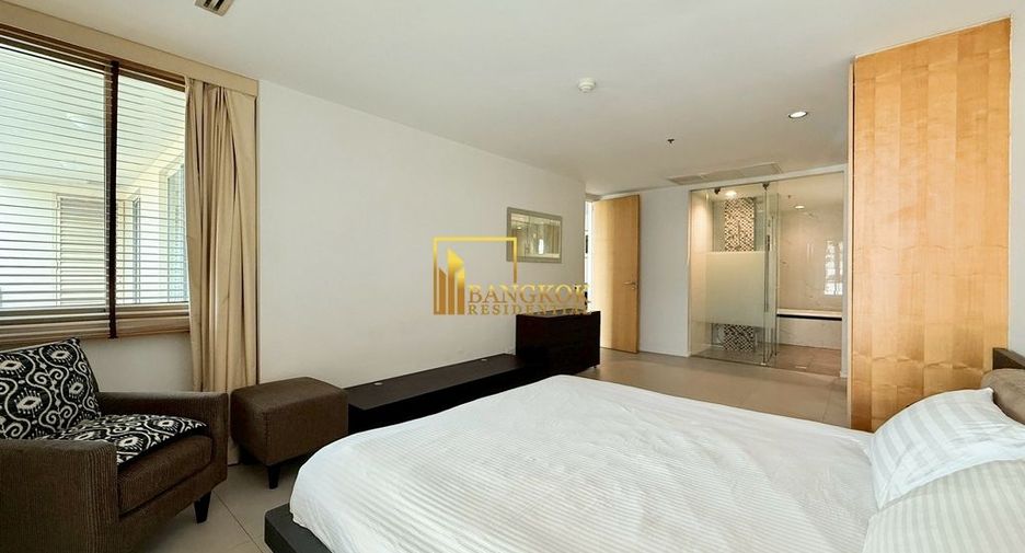 For rent 2 bedrooms condo in Sathon, Bangkok