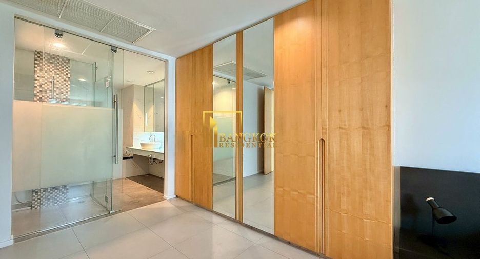 For rent 2 bedrooms condo in Sathon, Bangkok