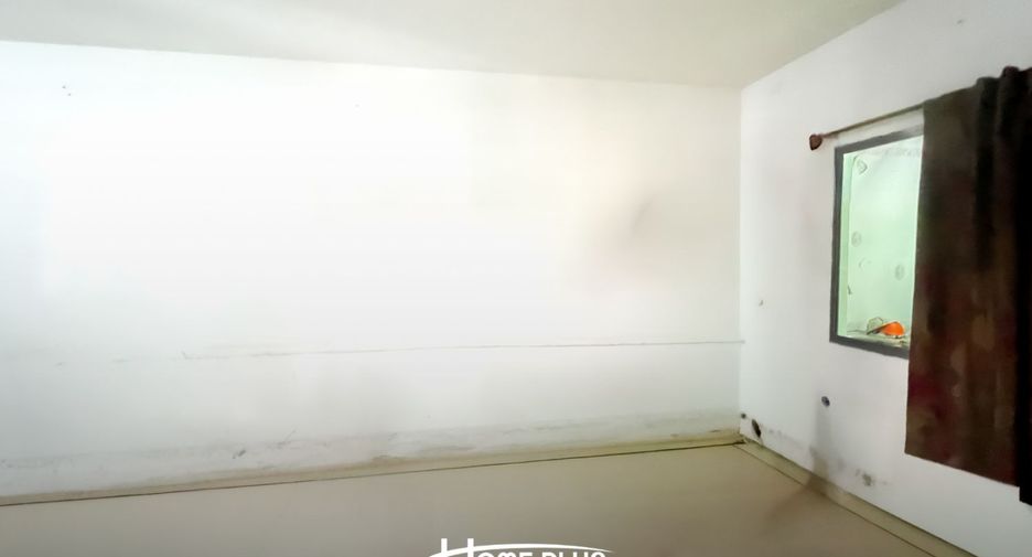 For sale 3 bedrooms townhouse in Khlong Sam Wa, Bangkok