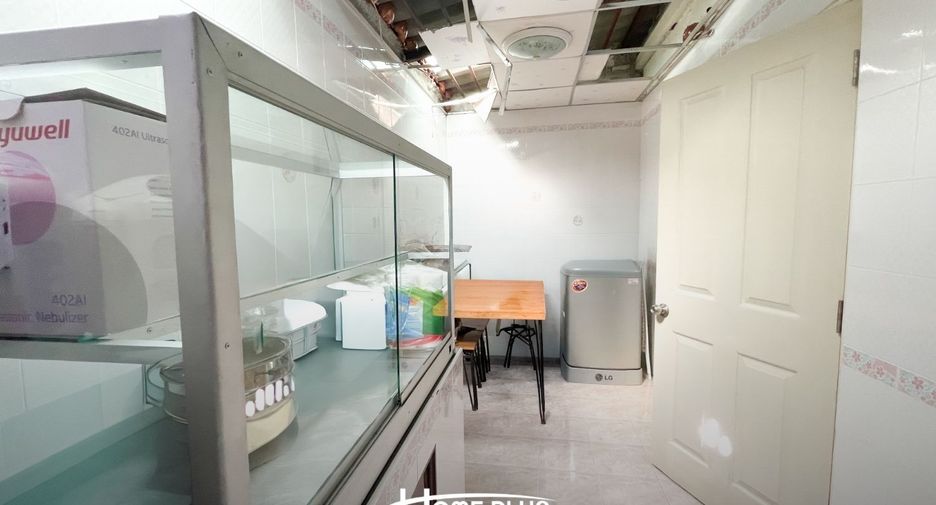 For sale 3 bedrooms townhouse in Khlong Sam Wa, Bangkok
