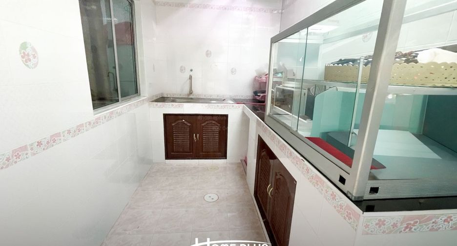 For sale 3 bedrooms townhouse in Khlong Sam Wa, Bangkok