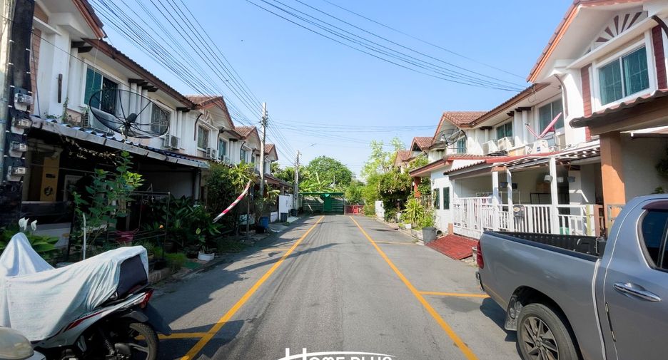 For sale 3 bedrooms townhouse in Khlong Sam Wa, Bangkok