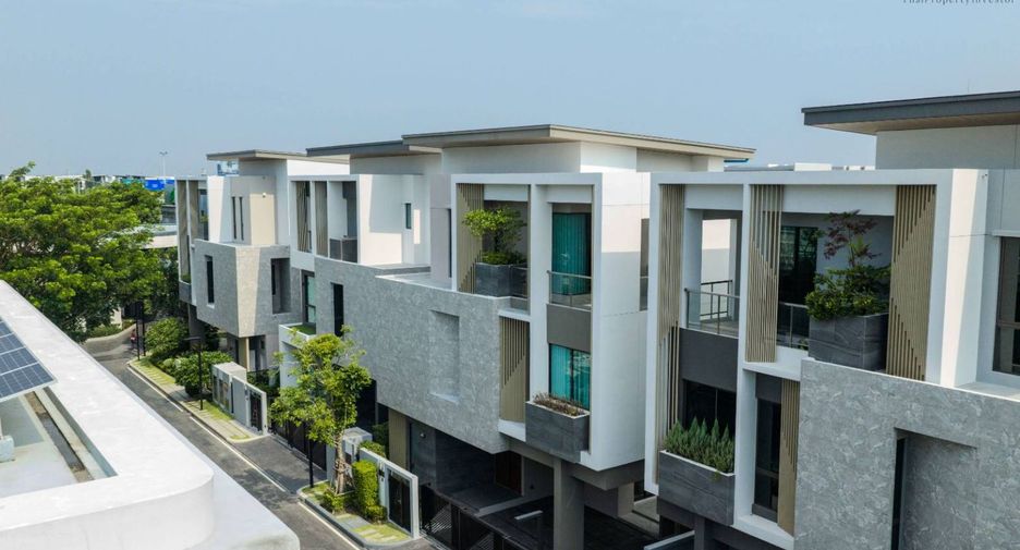 For sale 5 bedrooms house in Saphan Sung, Bangkok