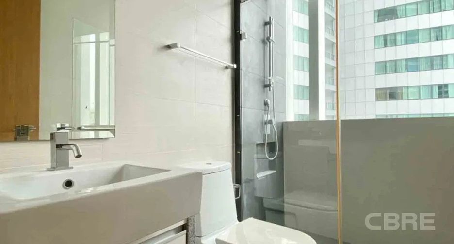 For sale 3 bedrooms condo in Khlong Toei, Bangkok