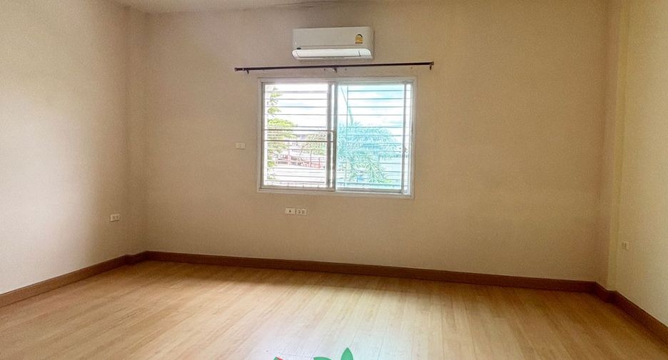 For sale 3 bedrooms townhouse in Mueang Nonthaburi, Nonthaburi