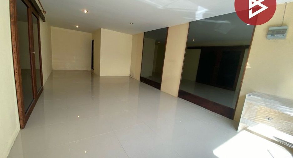 For sale studio condo in Wang Thonglang, Bangkok