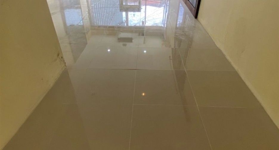 For sale studio condo in Wang Thonglang, Bangkok