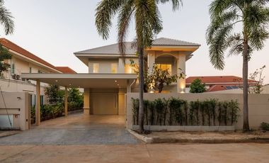 Haus zur Miete und zum Kauf mit 4 Zimmer in San Sai, Chiang Mai