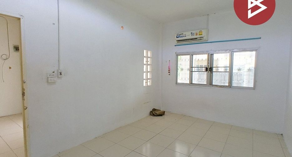 For sale 2 bedrooms townhouse in Mueang Chon Buri, Chonburi