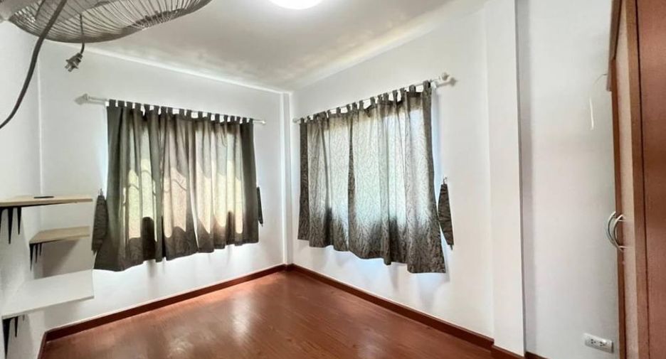 For sale 3 bedrooms house in Lam Luk Ka, Pathum Thani