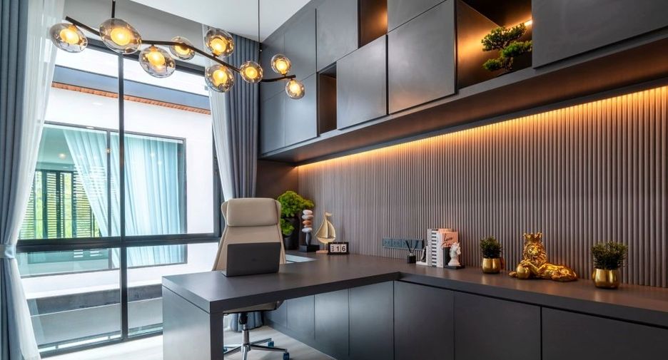 Casa en venta de 5 habitaciones en Bang Lamung, Chonburi