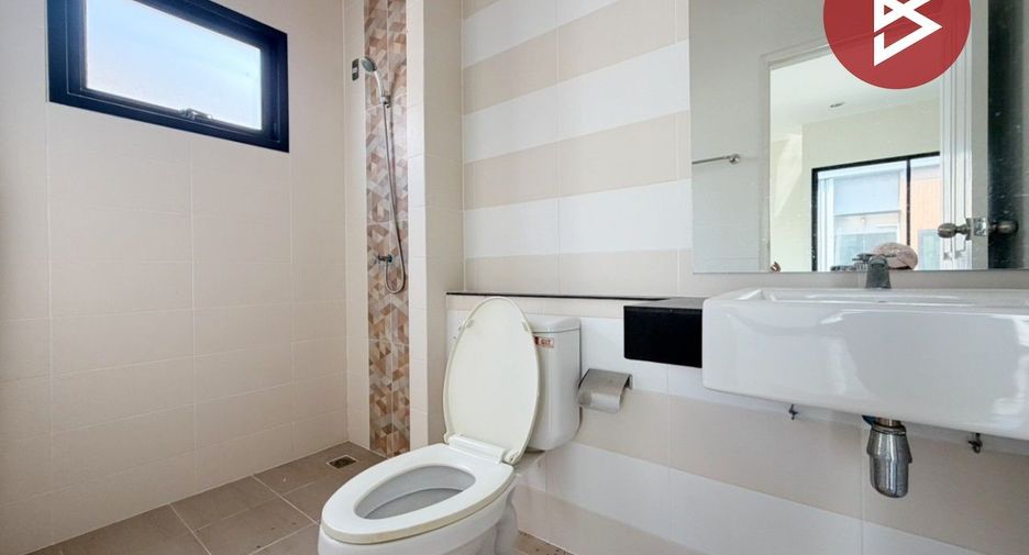 For sale 3 bedrooms townhouse in Phan Thong, Chonburi