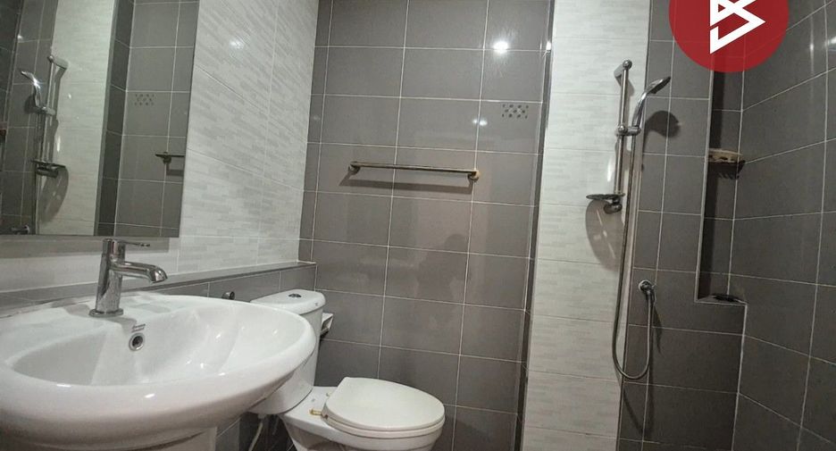 For sale 4 bedrooms townhouse in Lam Luk Ka, Pathum Thani