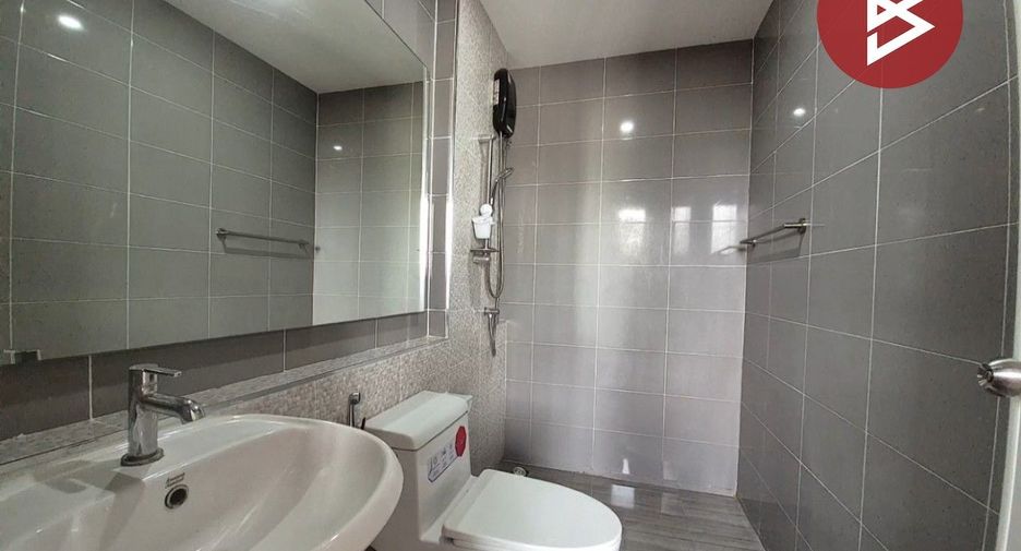 For sale 4 bedrooms townhouse in Lam Luk Ka, Pathum Thani