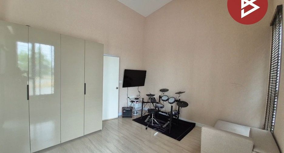 For sale 4 bedrooms townhouse in Lam Luk Ka, Pathum Thani