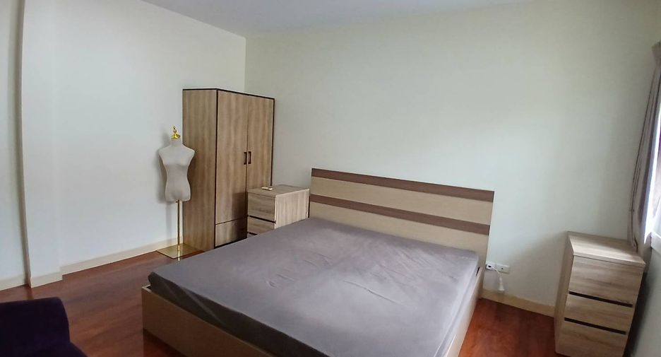 Аренда 4 спальни дом в Пращет, Бангкок