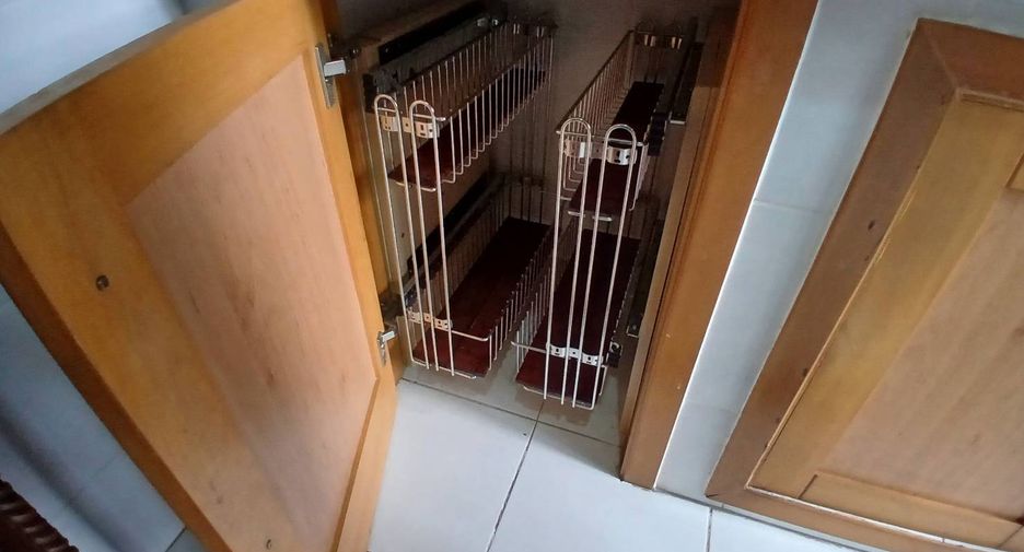Аренда 4 спальни дом в Пращет, Бангкок